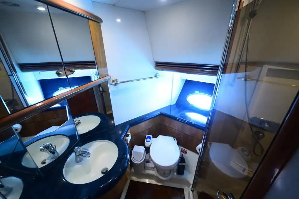 Göcek’te 24,5 Metrelik Sunseeker Motoryat Günübirlik veya Konaklamalı Kiralama 5