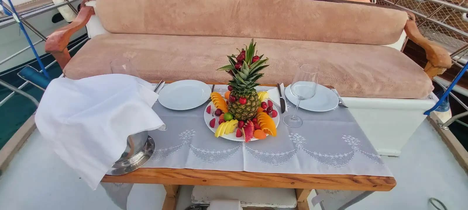 قارب بطول 15 متر - 3 كابينات - سعة 6 شخص - في فتحية 11