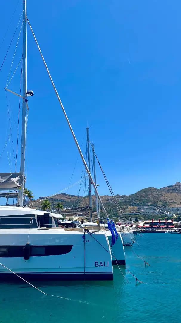Göcek'te Bali 4.4 Katamaran Kiralama | 2024 Model 4+1 Kabin Kaptansız Charter 9