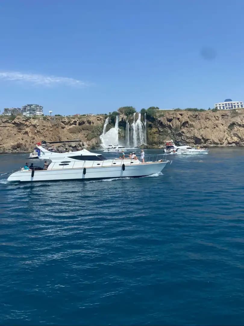 Antalya'da 16 Kişilik Kapasitesiyle Evlilik teklifleri, Doğum günleri ve İş organizasyonlarına Uygun Tekne Kirala