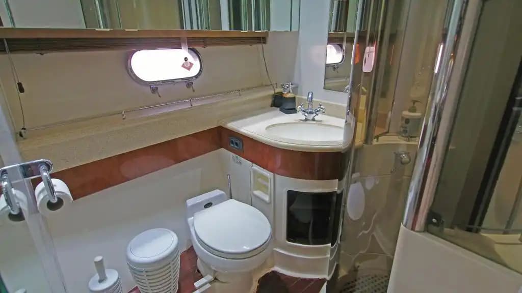 Ideal 20 Meter Motoryacht for a Peaceful Vacation in Bodrum 20