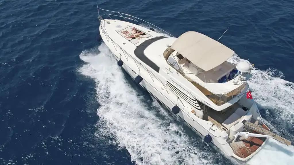 Ideal 20 Meter Motoryacht for a Peaceful Vacation in Bodrum 10