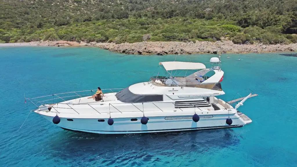 Ideal 20 Meter Motoryacht for a Peaceful Vacation in Bodrum 6