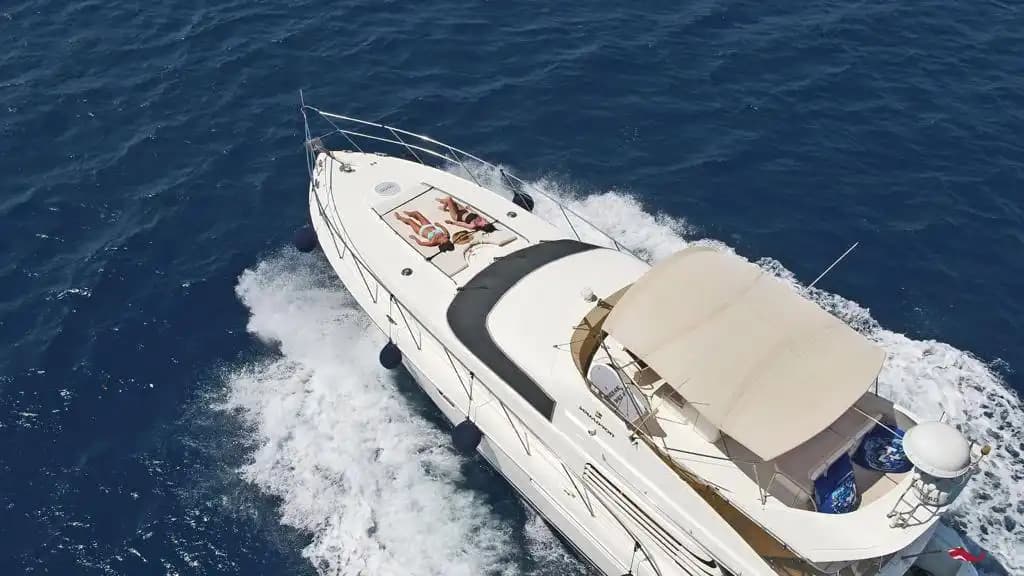 Ideal 20 Meter Motoryacht for a Peaceful Vacation in Bodrum 11