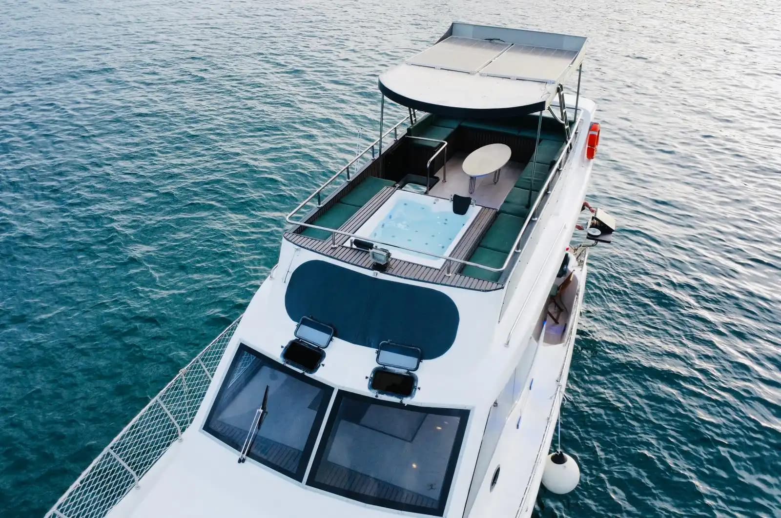 Op maat gebouwde, comfortabele 12-persoonsboot in de unieke baaien van Alanya 3