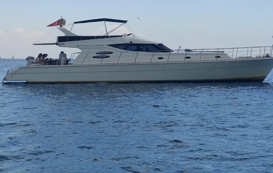 Rent a Yacht in Antalya for Marriage Proposals, Birthdays, and Corporate Events with a 16-Person Capacity 2