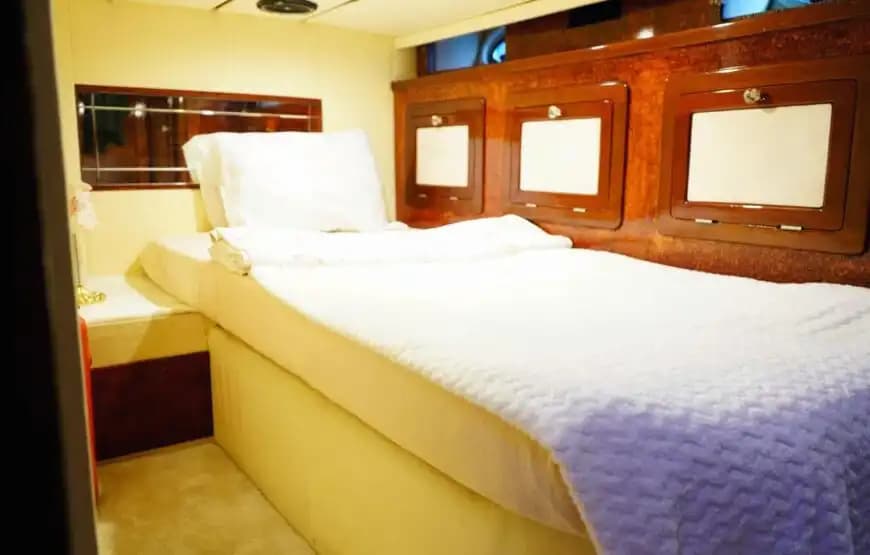 VIP Motor Yacht Enjoyment in the Blue Waters of the Bosphorus – Rental with Captain 10
