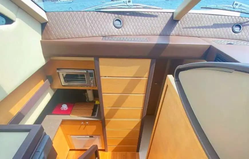 Незабываемый тур по Босфору на 15-метровой яхте Azimut с отправлением из Бебека 10