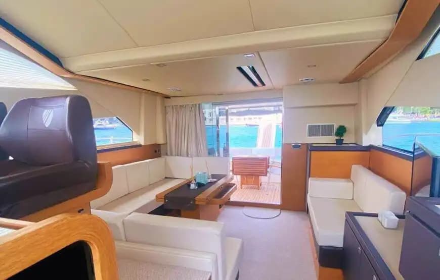 Незабываемый тур по Босфору на 15-метровой яхте Azimut с отправлением из Бебека 4