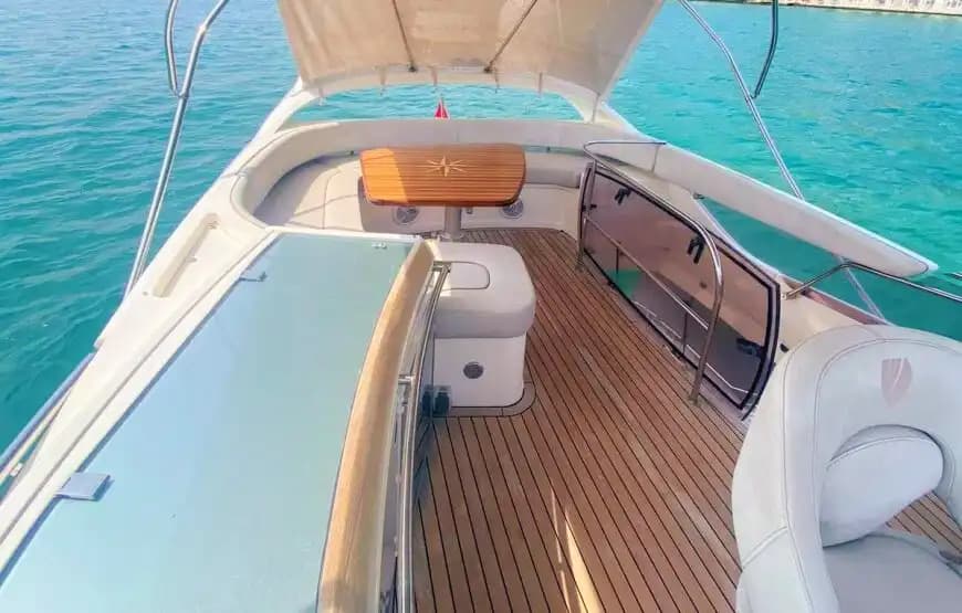 Незабываемый тур по Босфору на 15-метровой яхте Azimut с отправлением из Бебека 7