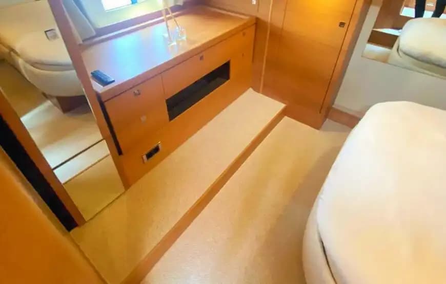 Незабываемый тур по Босфору на 15-метровой яхте Azimut с отправлением из Бебека 9