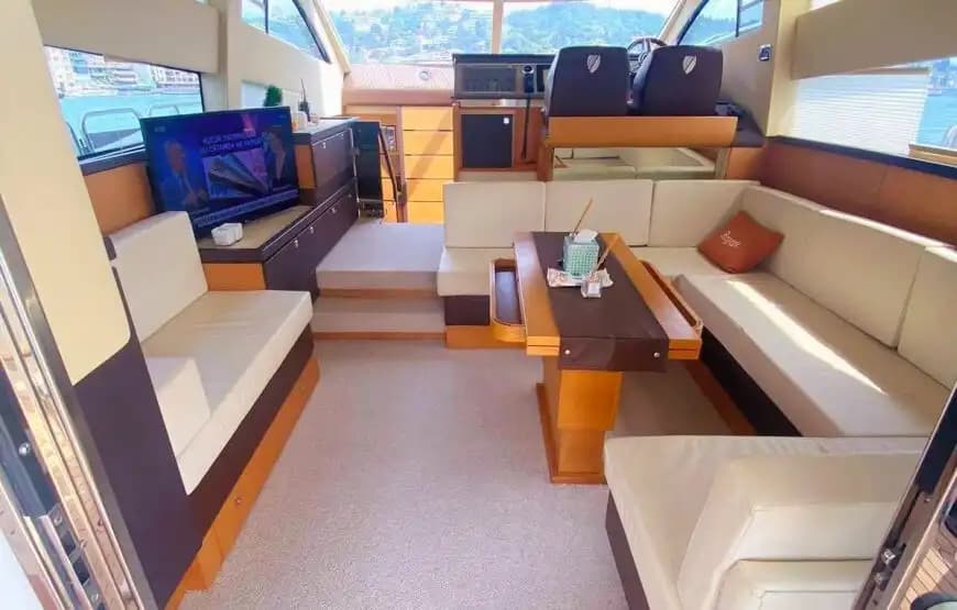 Незабываемый тур по Босфору на 15-метровой яхте Azimut с отправлением из Бебека 8