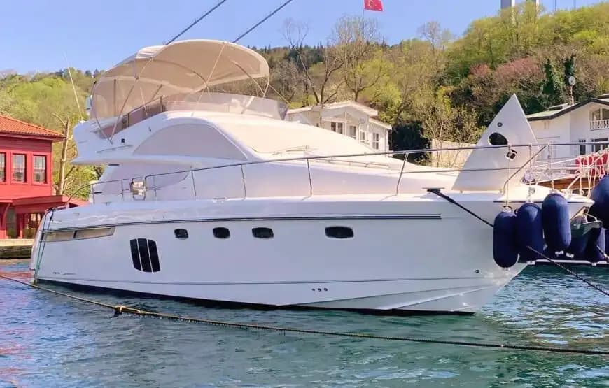 Незабываемый тур по Босфору на 15-метровой яхте Azimut с отправлением из Бебека - тур по Босфору