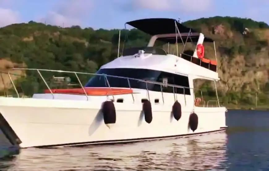 Exclusive 17m Luxury Motor Yacht from Bebek – A Unique Bosphorus Experience! - Bosphorus Tour