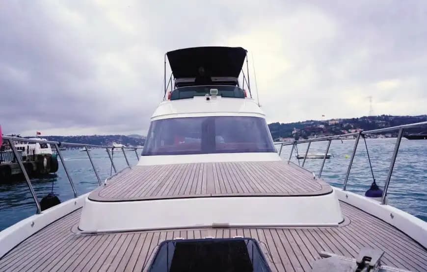 Exclusive 17m Luxury Motor Yacht from Bebek – A Unique Bosphorus Experience! 6