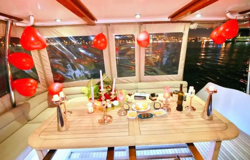 Hold Your Business Meetings with a Bosphorus View on a Geräumig and Komfortabel Jacht 8