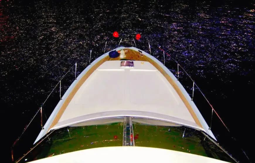 Hold Your Business Meetings with a Bosphorus View on a Geräumig and Komfortabel Jacht 7