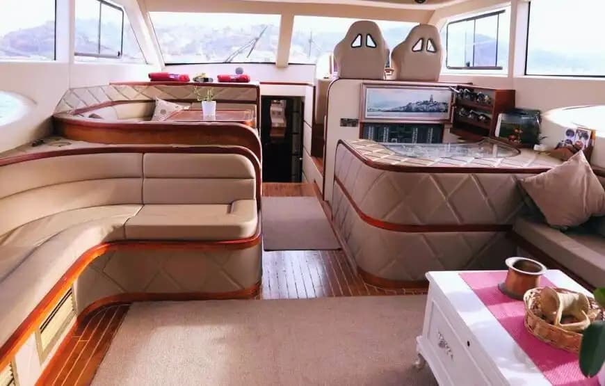 A Magnificent Day on the Bosphorus with a Construit sur mesure 36-Person Yacht 5
