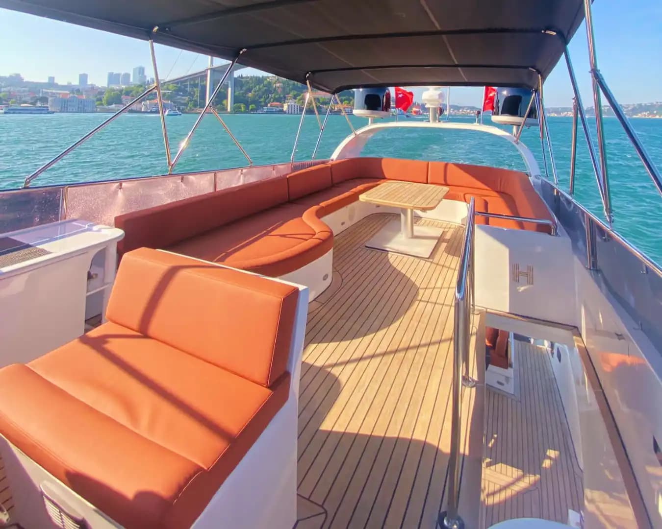 Romantic & Entertaining Moments en un Yate Privado desde Bebek 3