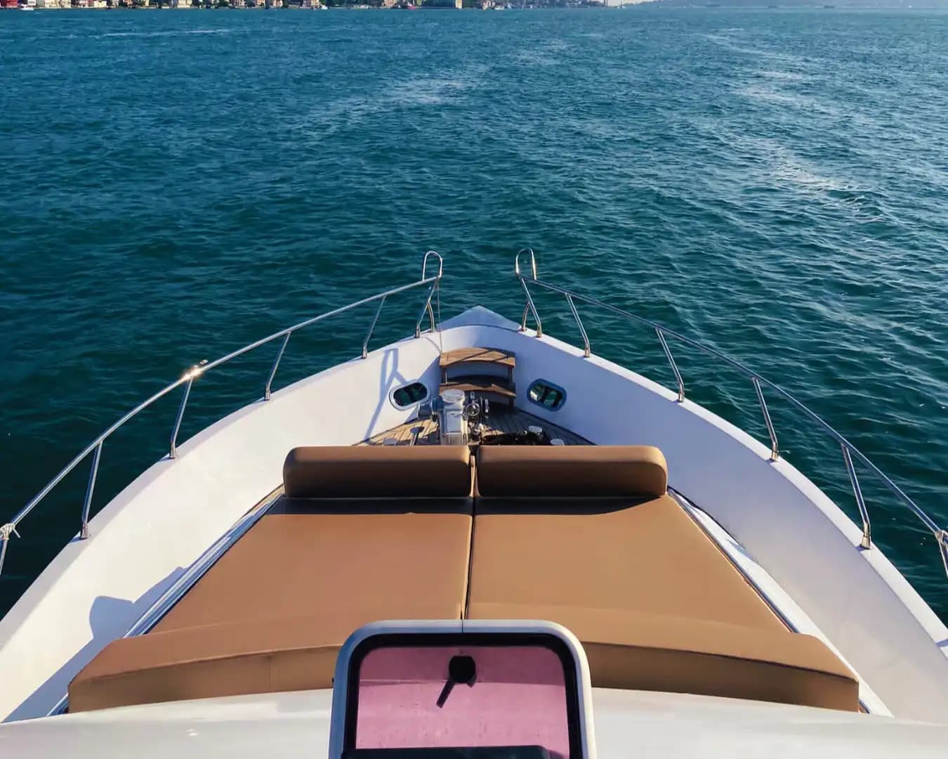 Romantic & Entertaining Moments en un Yate Privado desde Bebek 5