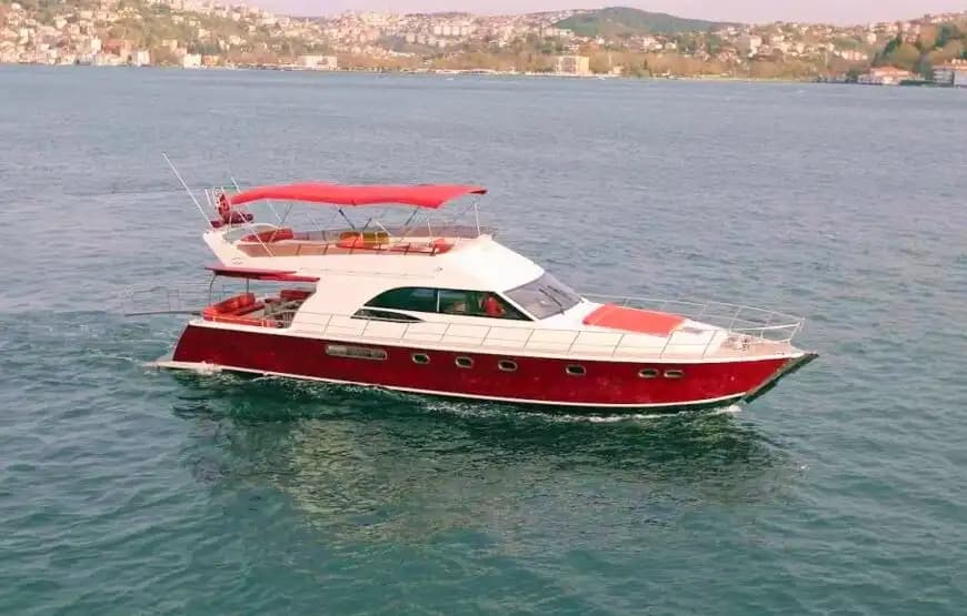 A Magnificent Day on the Bosphorus with a Construit sur mesure 36-Person Yacht 2
