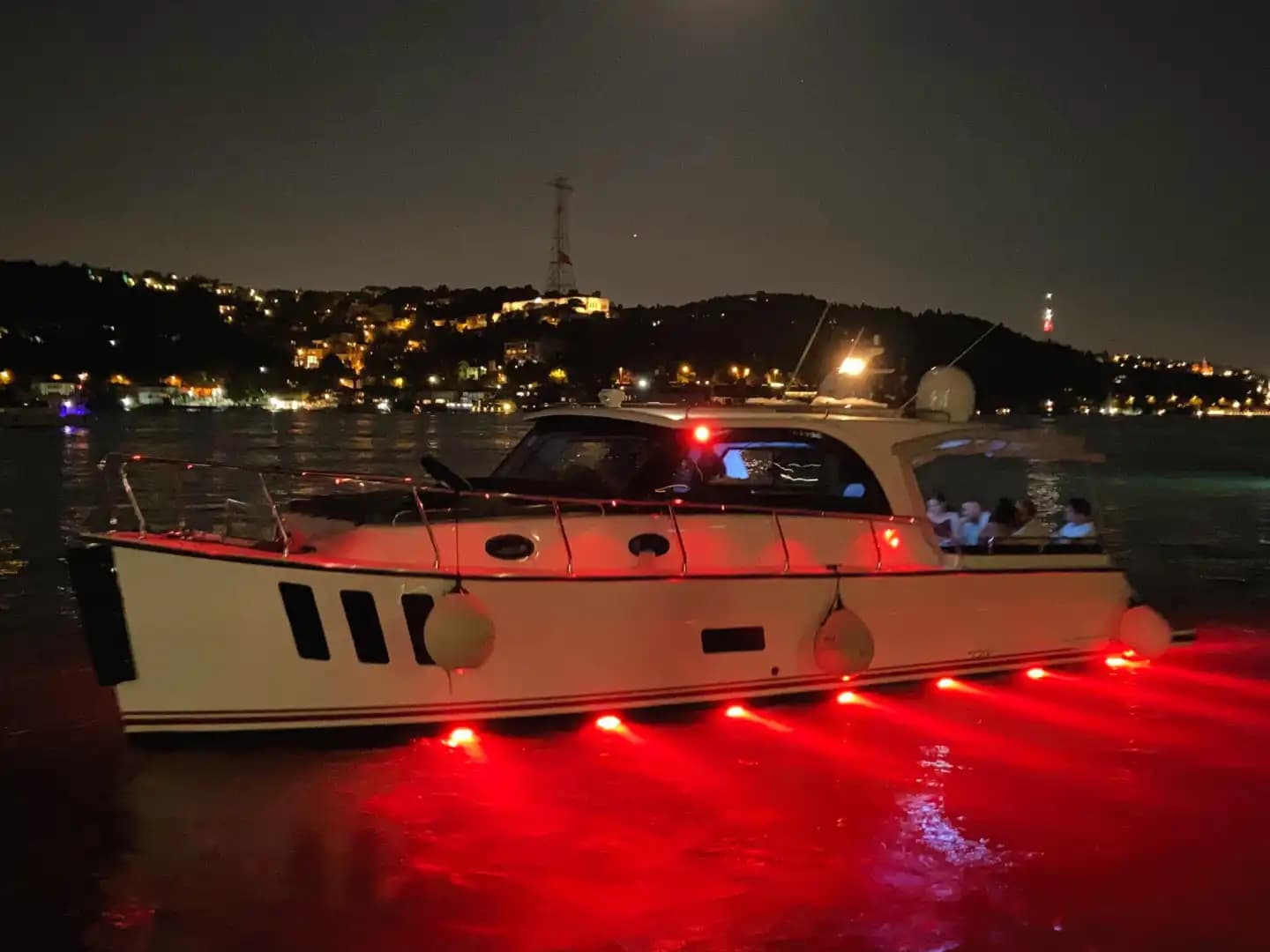 Stylish Yacht Rental for Fasıl & Parties in Bebek 2