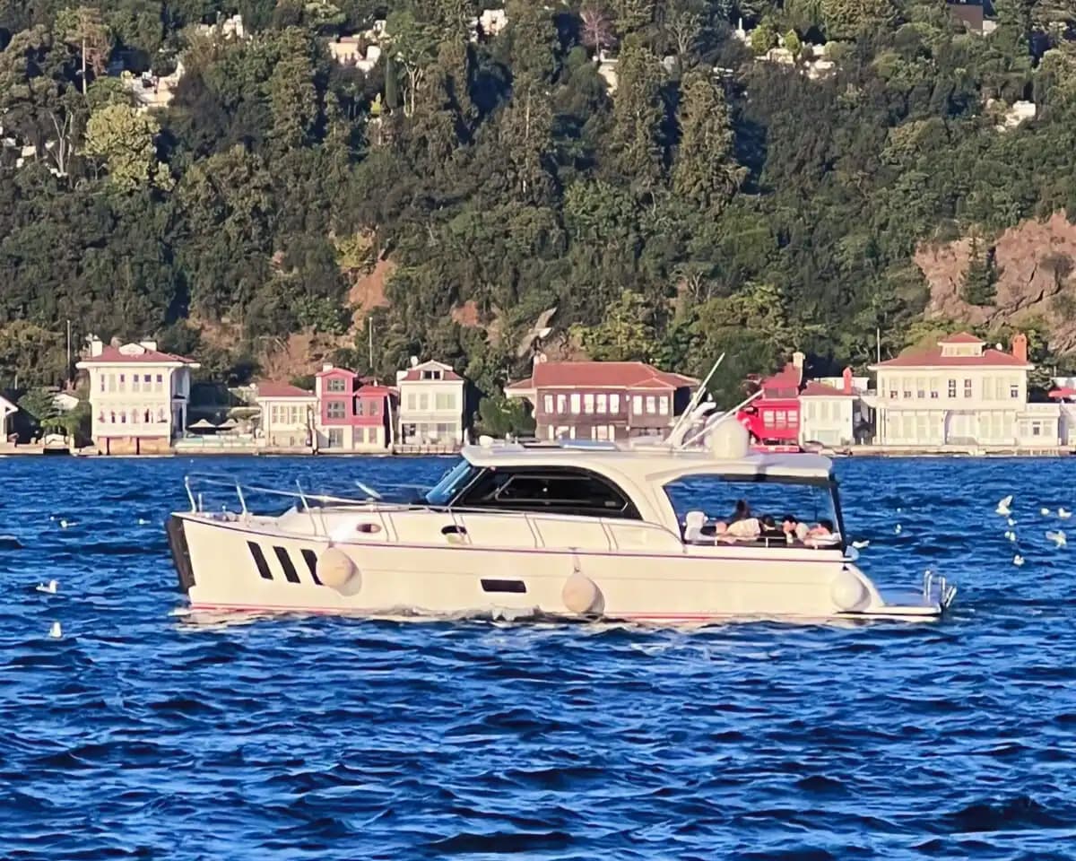 Stylish Yacht Rental for Fasıl & Parties in Bebek - Bosphorus Tour