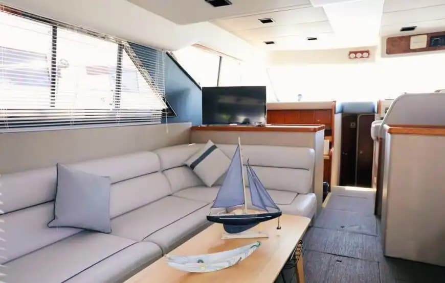 A Fantastic Bosphorus Journey con a Marques Yate a Motor Saliendo desde Bebek! 8