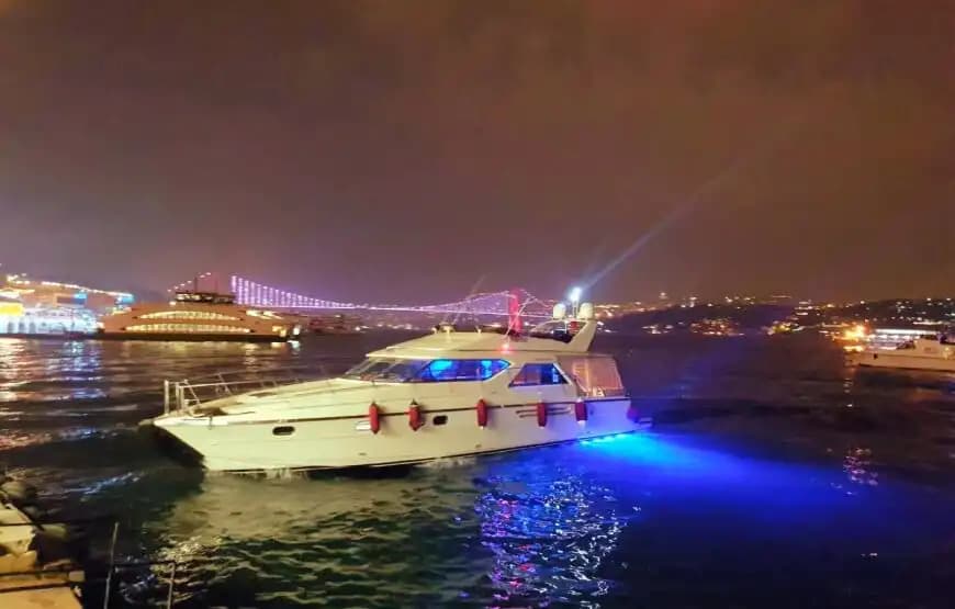 A Fantastic Bosphorus Journey con a Marques Yate a Motor Saliendo desde Bebek! 2