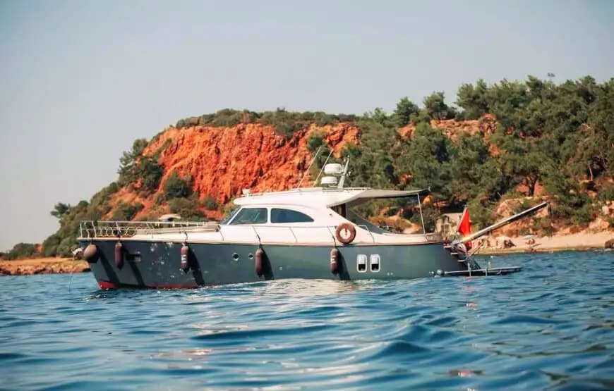 Sail from Küçükyalı: Feel Luxury on a 14m Motor Yacht - Bosphorus Tour
