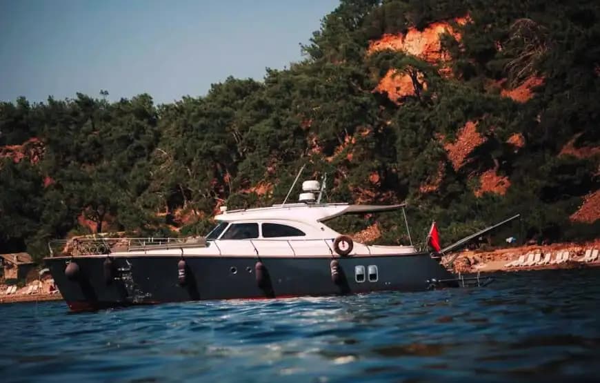 Sail from Küçükyalı: Feel Luxury on a 14m Motor Yacht 7