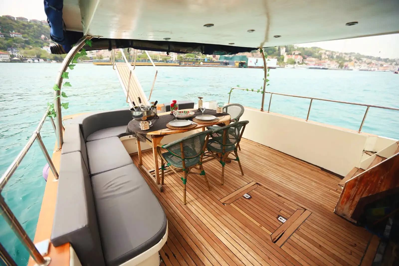Discover the Most Beautiful Spots of the Bosphorus with a 10-Person Capacity Yacht 4
