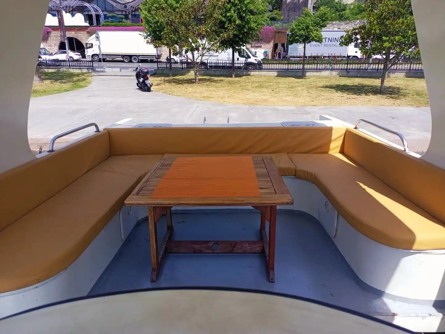 Discover the Most Beautiful Spots of the Bosphorus with a 10-Person Capacity Yacht 10
