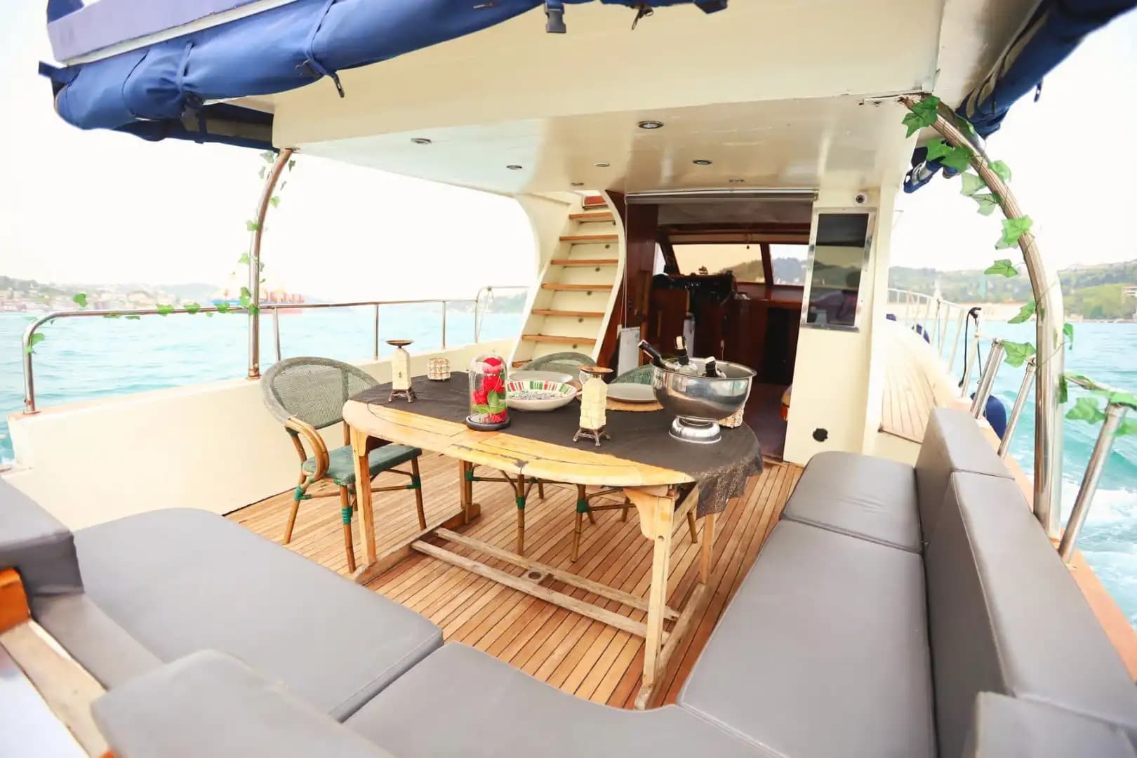 Discover the Most Beautiful Spots of the Bosphorus with a 10-Person Capacity Yacht 3