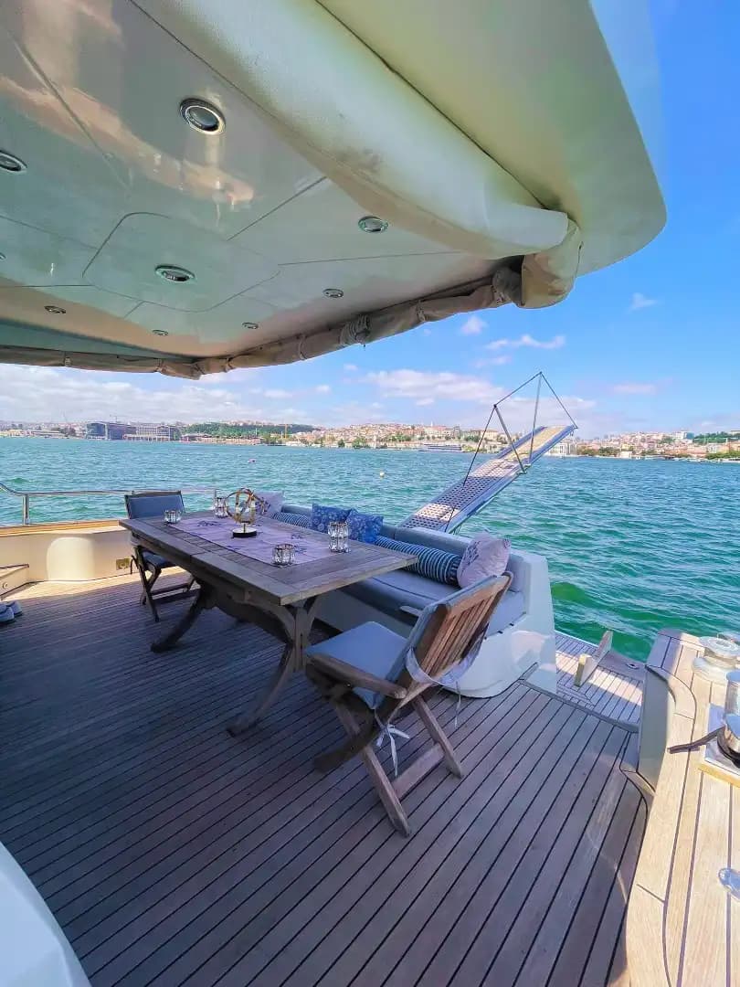 Enjoy the Atemberaubend Bosphorus Views on a 21-Meter Maßgefertigte Jacht 12