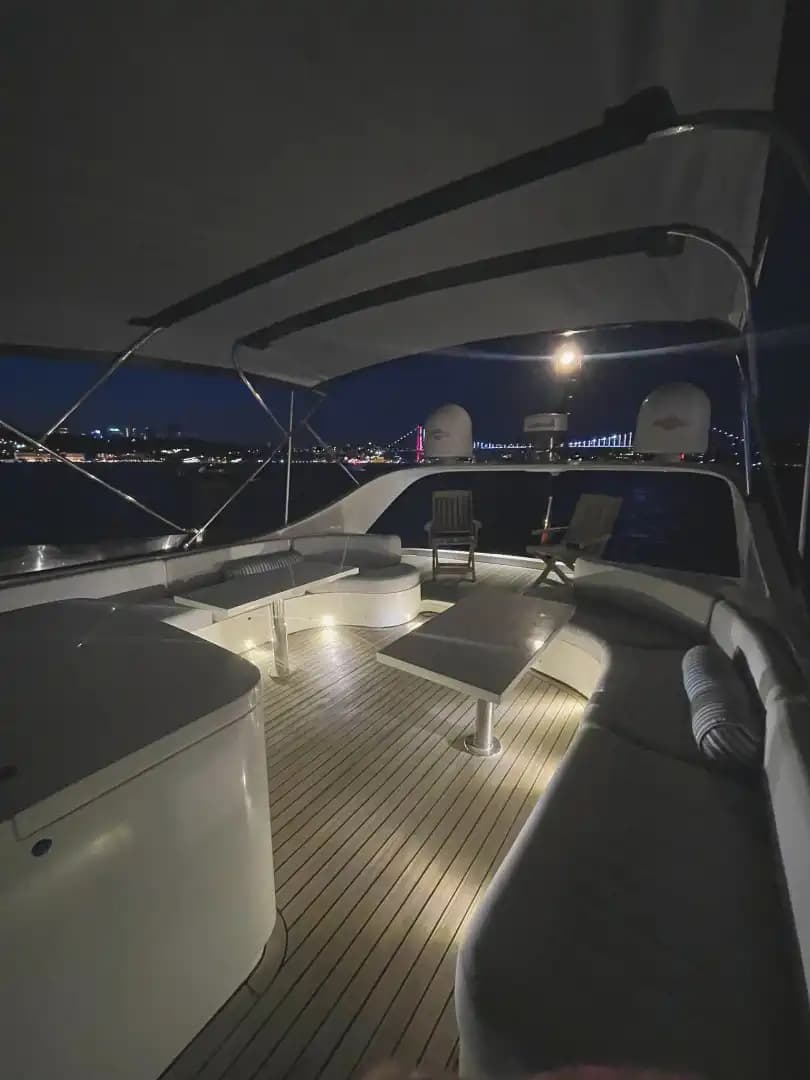 Enjoy the Atemberaubend Bosphorus Views on a 21-Meter Maßgefertigte Jacht 19