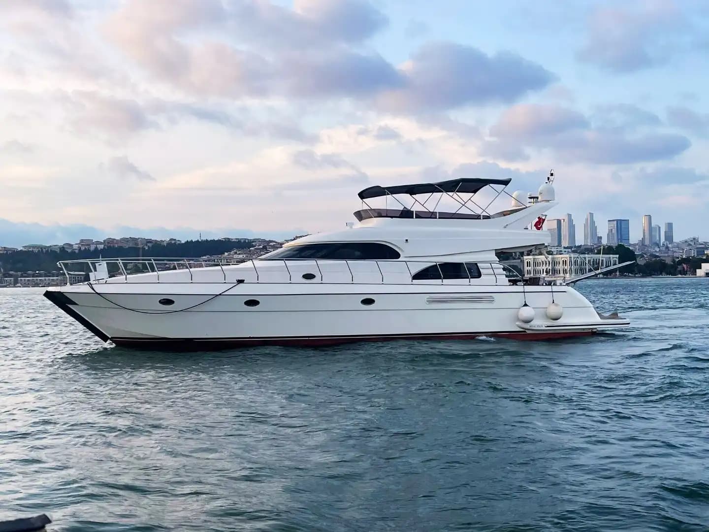 Enjoy the Atemberaubend Bosphorus Views on a 21-Meter Maßgefertigte Jacht - Bosporusrundfahrt