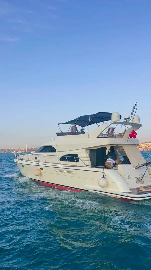 Enjoy the Atemberaubend Bosphorus Views on a 21-Meter Maßgefertigte Jacht 2