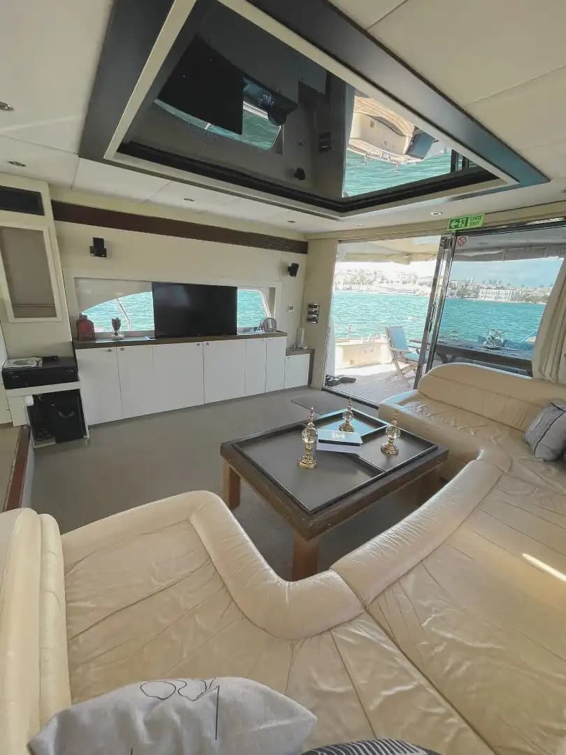 Enjoy the Atemberaubend Bosphorus Views on a 21-Meter Maßgefertigte Jacht 17