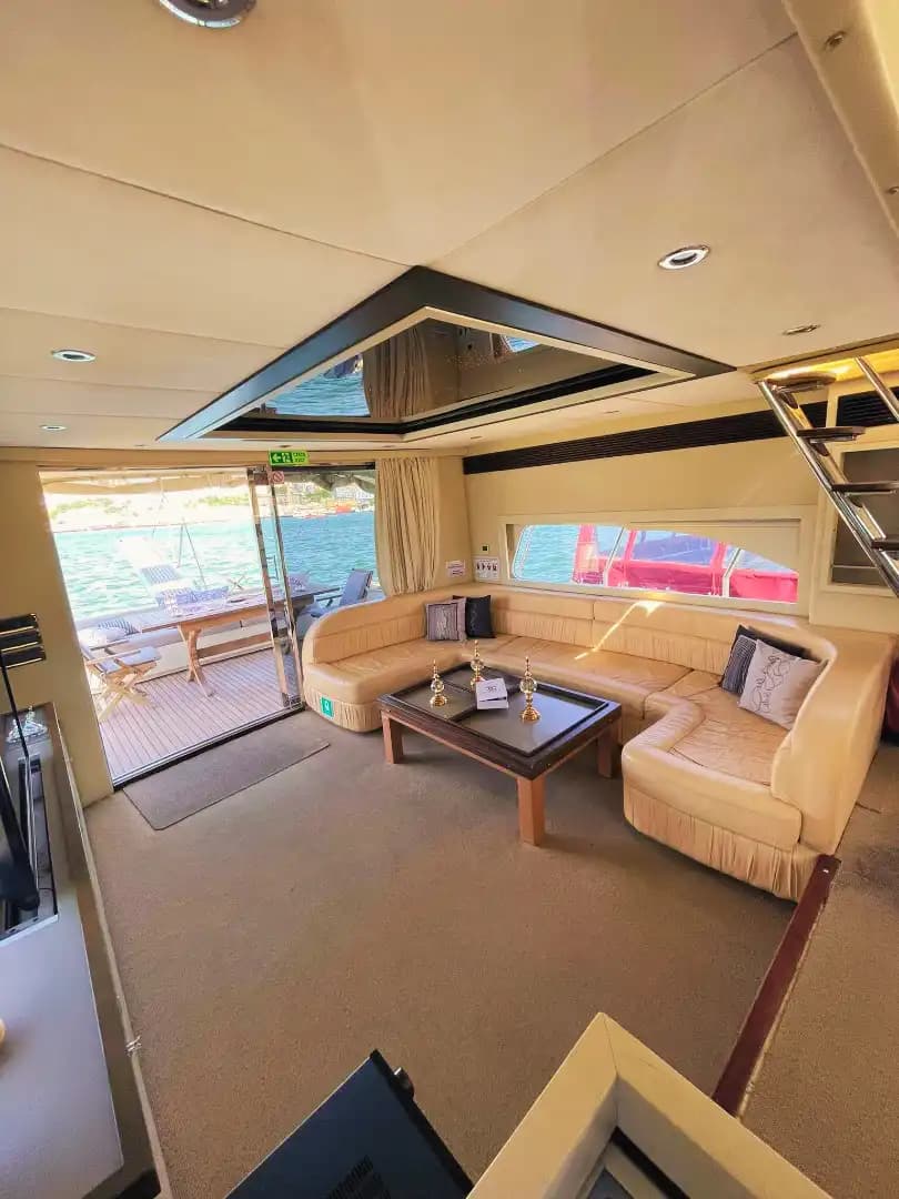 Enjoy the Atemberaubend Bosphorus Views on a 21-Meter Maßgefertigte Jacht 16