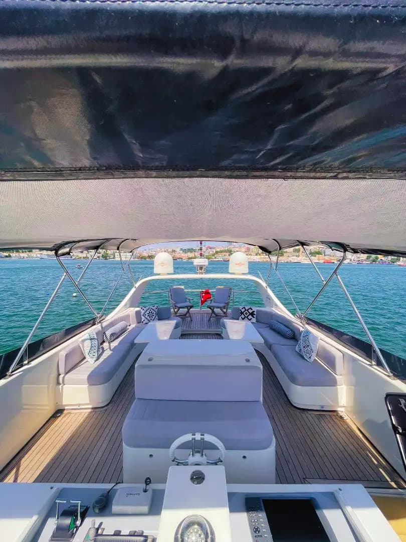 Enjoy the Atemberaubend Bosphorus Views on a 21-Meter Maßgefertigte Jacht 6