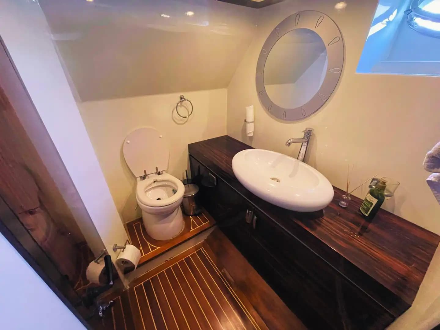 Enjoy the Atemberaubend Bosphorus Views on a 21-Meter Maßgefertigte Jacht 21