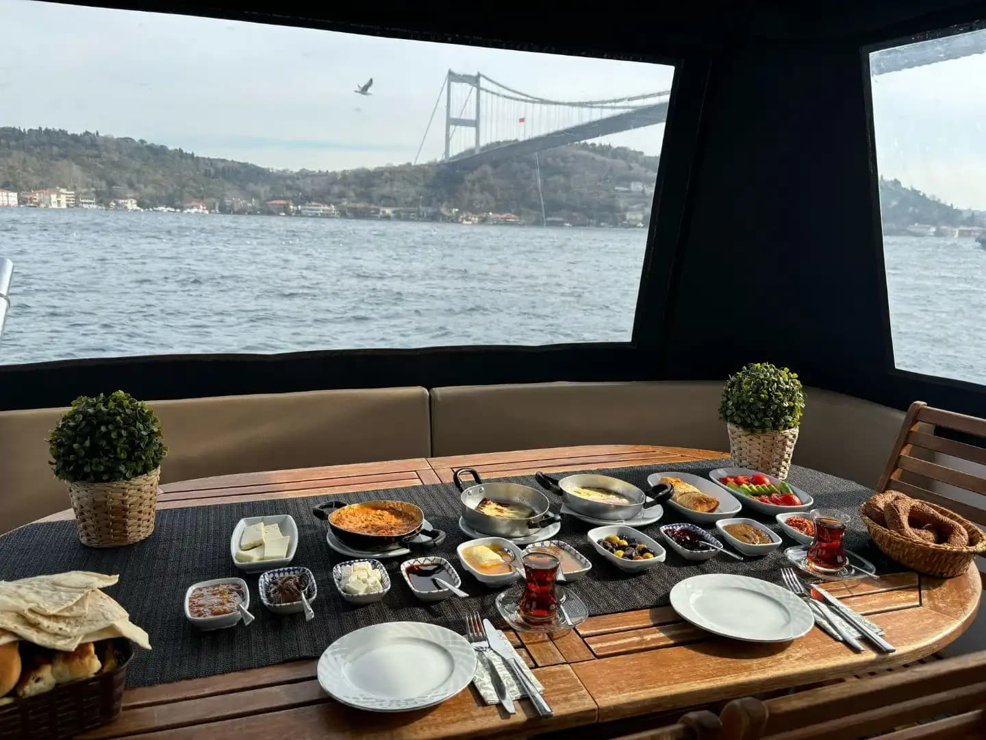 Luxus and Exklusiv: A Privat Meer Tour in Istanbul with Your Loved Ones 3