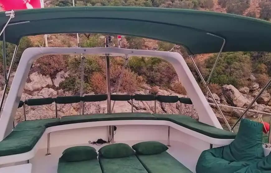 Luxury Location de yacht in Kalkan for a Romantic Getaway or Party Cruise 9