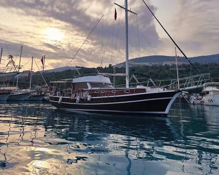 Enjoy a Spacieux Deck & 2 Cabins on a Premium Gulet Rental 3