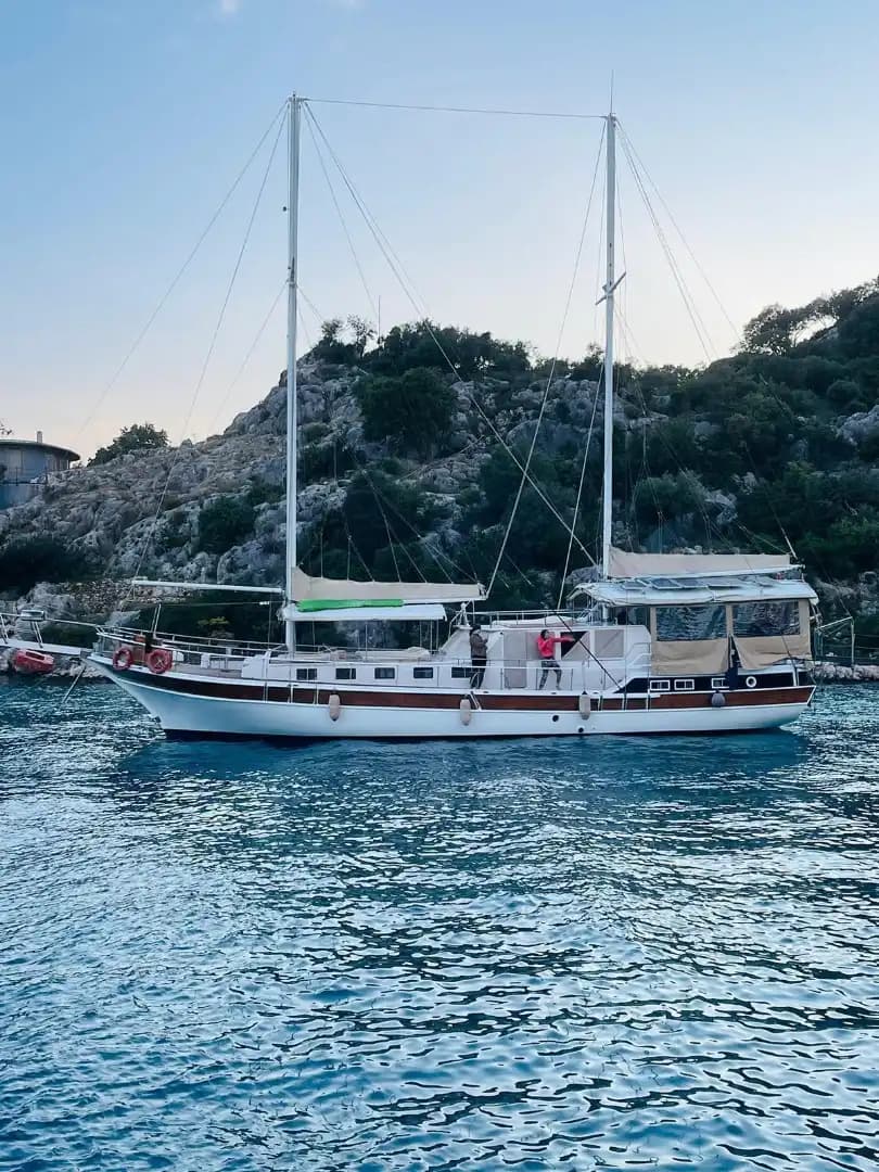 Vacaciones de Gulet de Lujo en Kaş – Aventura Naval para 12 4