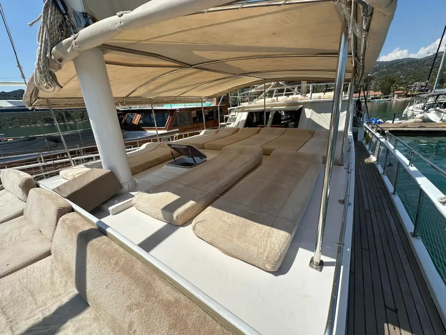 Vacaciones de Gulet de Lujo en Kaş – Aventura Naval para 12 24