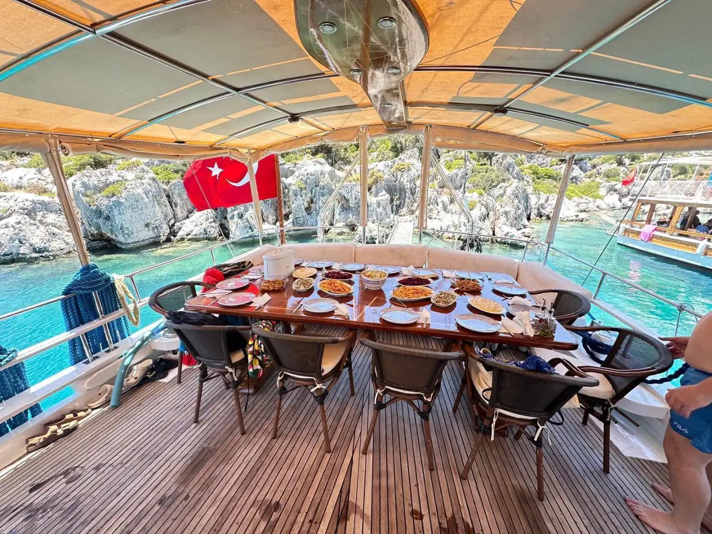 Vacaciones de Gulet de Lujo en Kaş – Aventura Naval para 12 6