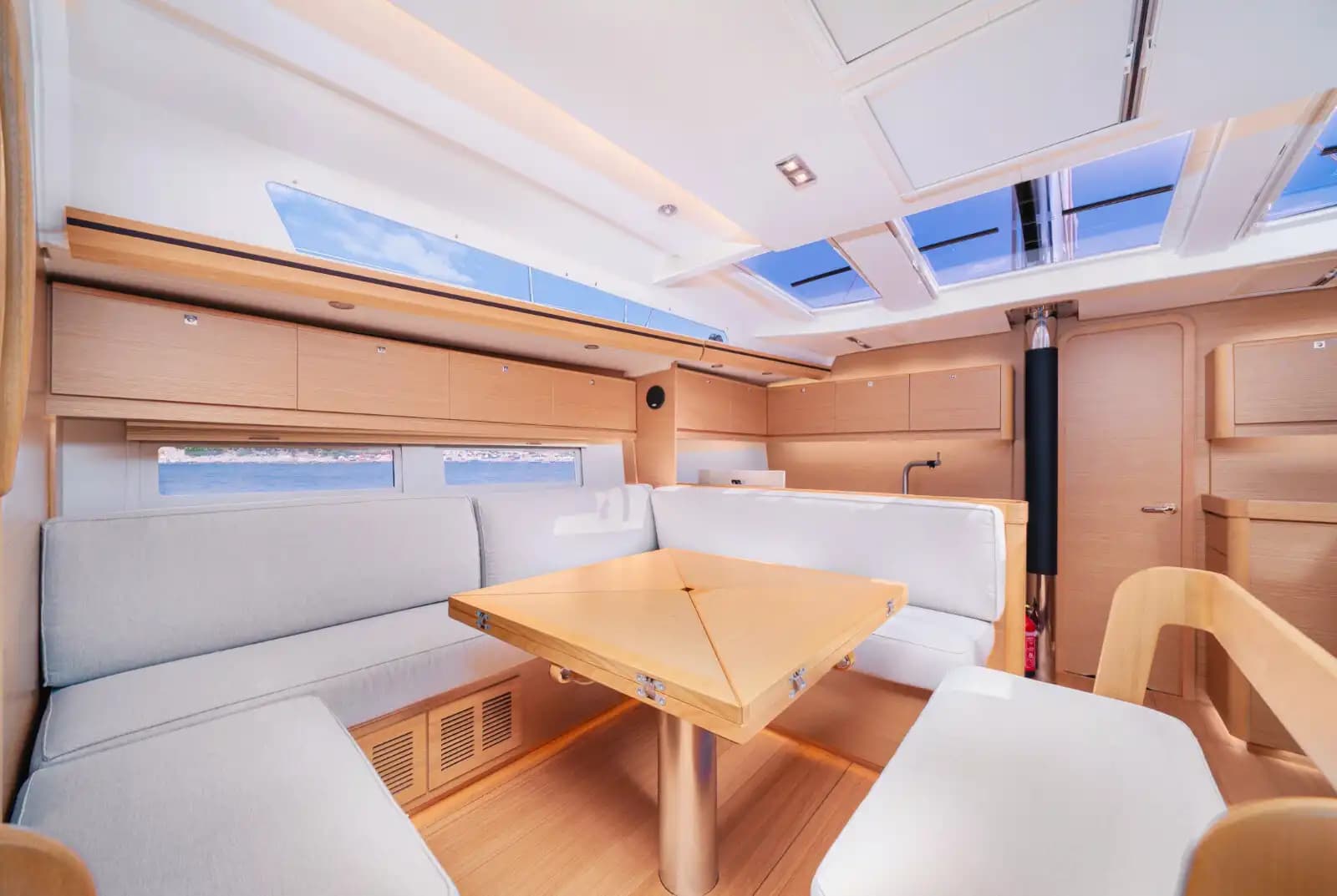 Luxus, Komfort, and Abenteuer: Rent a 14m Bavaria Jacht in Kaş 6