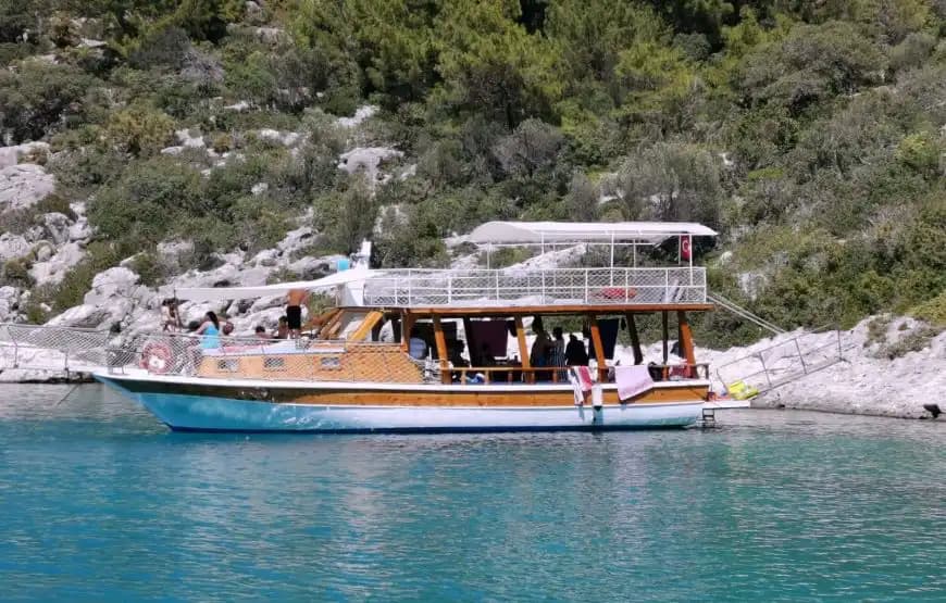 Crystal Clear Gewässer, Ancient Ruins & a Relaxing Day in Kekova - Party auf dem Boot
